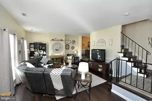 19 Blackhawk Ct, Medford, NJ 08055 - Photo 3