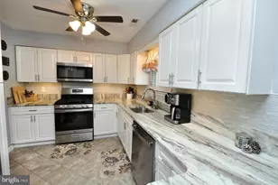 19 Blackhawk Ct, Medford, NJ 08055 - Photo 11