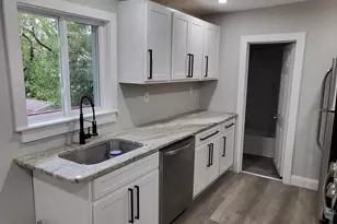 212 Warren St, Beverly, NJ 08010 - Photo 1