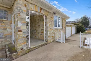 21 Linden Rd, Bordentown, NJ 08505 - Photo 5