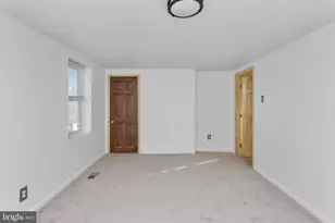 422 Prince St, Bordentown, NJ 08505 - Photo 15