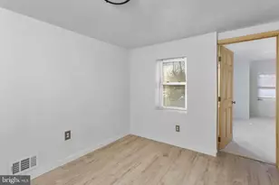 422 Prince St, Bordentown, NJ 08505 - Photo 19