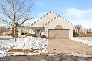 14 Covered Bridge Cir, Mansfield Township, NJ 08022 - Photo 1