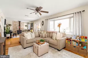 387 Chesterfield Jacobstown Rd, Wrightstown, NJ 08562 - Photo 3