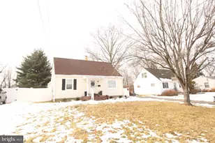 39 Charles Bossert Dr, Bordentown, NJ 08505 - Photo 3