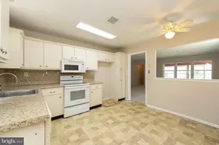 87 Huntington Dr, Southampton, NJ 08088 - Photo 17