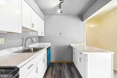 275 Green Street #5-H4, Edgewater Park, NJ 08010 - Photo 15