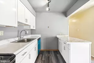 275 Green St, Edgewater Park, NJ 08010 - Photo 15