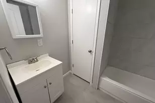 212 Warren St, Beverly, NJ 08010 - Photo 3