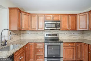 25 S Church Rd, Maple Shade, NJ 08052 - Photo 11