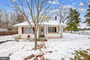 602 S Lakeshore Dr, Browns Mills, NJ 08015 - Photo 1