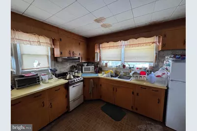 33 Morris Avenue, Burlington, NJ 08016 - Photo 3