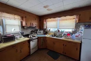 33 Morris Ave, Burlington, NJ 08016 - Photo 3