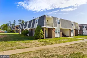 20 Florence Tollgate Pl, Florence, NJ 08518 - Photo 1