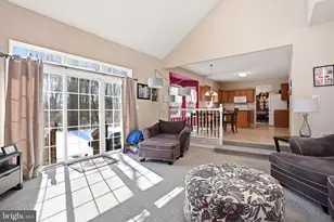 19 Sunflower Cir, Burlington, NJ 08016 - Photo 17