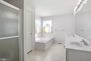 19 Sunflower Cir, Burlington, NJ 08016 - Photo 29