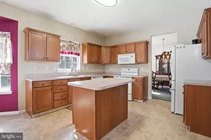 19 Sunflower Cir, Burlington, NJ 08016 - Photo 9
