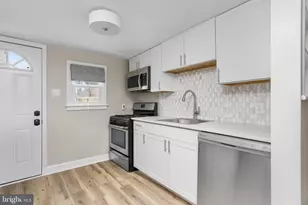 22 Thompson St, Bordentown, NJ 08505 - Photo 5