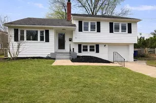 102 Dawn Dr, Mount Holly, NJ 08060 - Photo 1