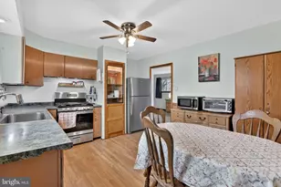 204 S Garden Blvd, Beverly, NJ 08010 - Photo 17