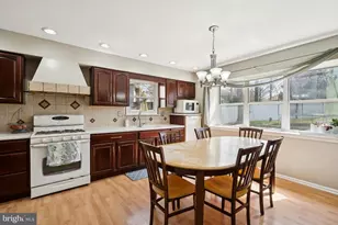 24 Whitechapel Dr, Mount Laurel, NJ 08054 - Photo 9