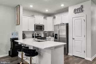 25 Katherine Dr, Burlington, NJ 08016 - Photo 3