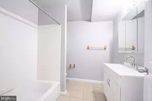 211 Front St, Fieldsboro, NJ 08505 - Photo 5