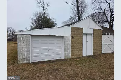 634 E Front Street, Florence, NJ 08518 - Photo 9