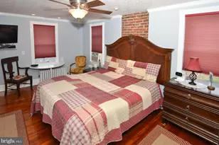 124 E Burlington St, Bordentown, NJ 08505 - Photo 23