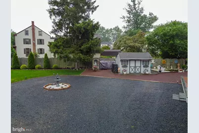 124 E Burlington Street, Bordentown, NJ 08505 - Photo 9