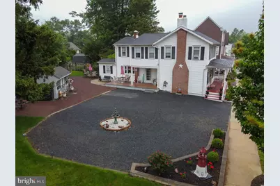 124 E Burlington Street, Bordentown, NJ 08505 - Photo 1