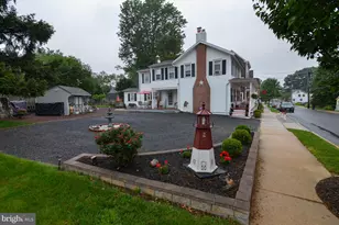 124 E Burlington St, Bordentown, NJ 08505 - Photo 5