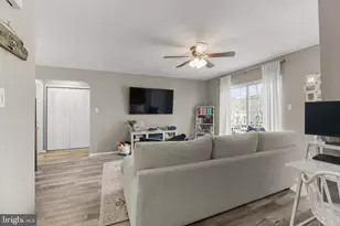 1302 Sedgefield Dr, Mount Laurel, NJ 08054 - Photo 3