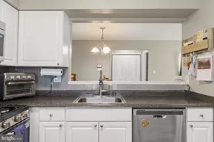 1302 Sedgefield Dr, Mount Laurel, NJ 08054 - Photo 7