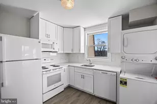 27 Florence Tollgate Pl, Burlington, NJ 08016 - Photo 11