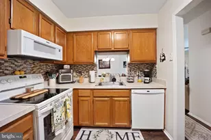 202 Arrowwood Ct, Mount Laurel, NJ 08054 - Photo 11