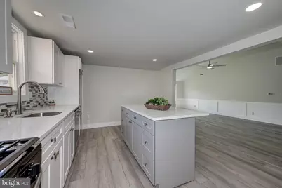 207 Pennsylvania Avenue, Hainesport, NJ 08036 - Photo 3