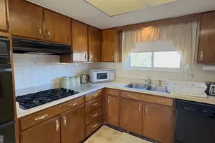 11 Grand Ave, Trenton, NJ 08620 - Photo 17