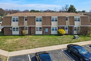 24 Florence Tollgate Pl, Florence, NJ 08518 - Photo 3