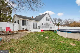 152 E 7th St, Burlington, NJ 08016 - Photo 27