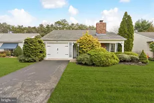 883 Westminster Dr N, Southampton, NJ 08088 - Photo 1