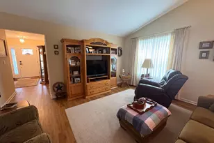 103 Carriage Hill Ct, Mansfield Township, NJ 08022 - Photo 3