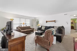 1015 Scotswood Ct, Mount Laurel, NJ 08054 - Photo 5