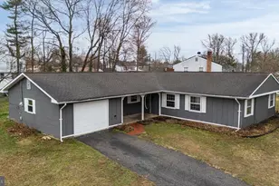 90 Twin Hill Dr, Willingboro, NJ 08046 - Photo 1