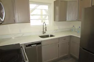 20 Pine St, Beverly, NJ 08010 - Photo 5