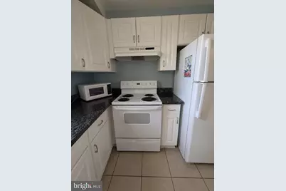 13 Florence Tollgate #6, Burlington, NJ 08016 - Photo 5