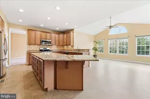 704 Varga Cir, Florence, NJ 08518 - Photo 19