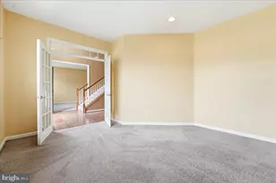 704 Varga Cir, Florence, NJ 08518 - Photo 7