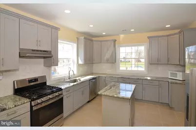 628 W 2nd Street, Florence, NJ 08518 - Photo 5