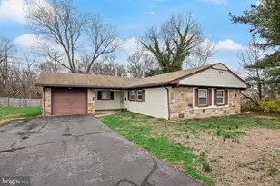 47 Holstone Ln, Willingboro, NJ 08046 - Photo 1